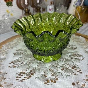 L.E. Smith Avocado green Glass Bowl